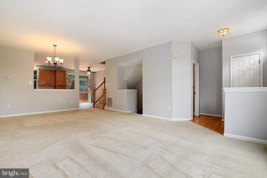 13028 Shamrock Glen Dr, Germantown, MD 20874 - photo 5