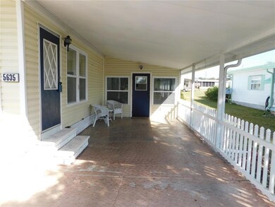 5635 Arrowhead Dr, Zephyrhills, FL 33542 - photo 6