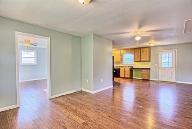 406 Sylvis St, Dickson, TN 37055 - photo 2