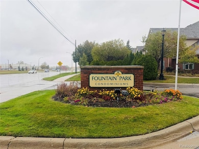 11704 Farmington Rd unit 15, Livonia, MI 48150 - photo 2