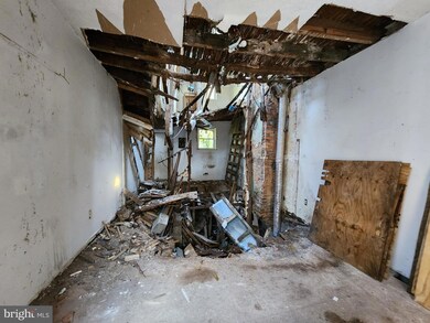 2626 Maempel Ln, Baltimore, MD 21223 - photo 4