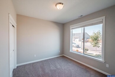 2158 NE Deciduous Ave, Albany, OR 97321 - photo 4