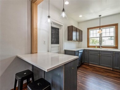 1215 42nd St, Des Moines, IA 50311 - photo 7