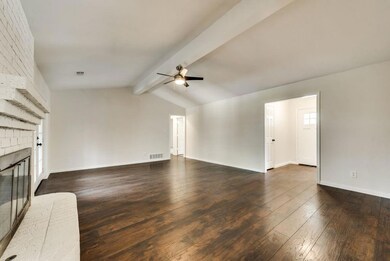 1312 Fredrickburg Ct, Ennis, TX 75119 - photo 6