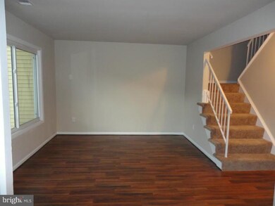 11464 Laurelwalk Dr, Laurel, MD 20708 - photo 2