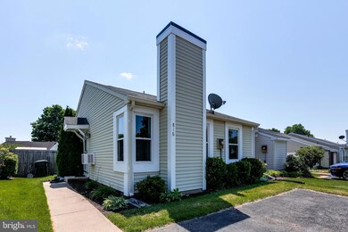 816 Chadwick Cir, Frederick, MD 21701 - photo 4