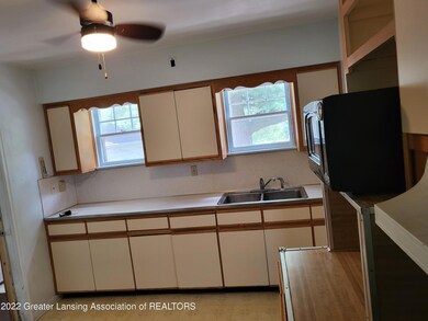 410 N Clinton St, Grand Ledge, MI 48837 - photo 7