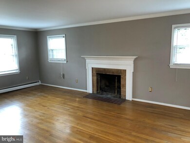 1132 Neal Dr, Alexandria, VA 22308 - photo 2