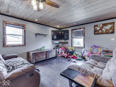 912 Sweetbriar Ave, Whiteland, IN 46184 - photo 4