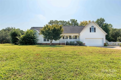 903 Little Brook Cir, York, SC 29745 - photo 4