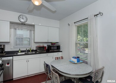 1933 Pershing Ave, Davenport, IA 52803 - photo 6