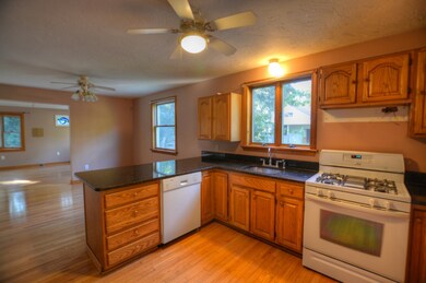 16 Bellevue Ave, Oak Bluffs, MA 02557 - photo 3