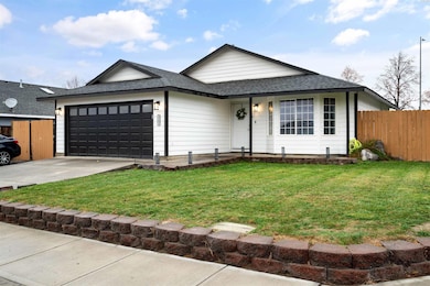 8203 Whidbey Dr, Pasco, WA 99301 - photo 2