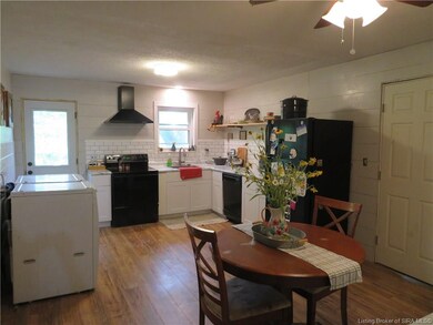 Eat-In Kitchen