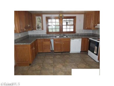 2452 Pleasant Union Rd, Denton, NC 27239 - photo 4