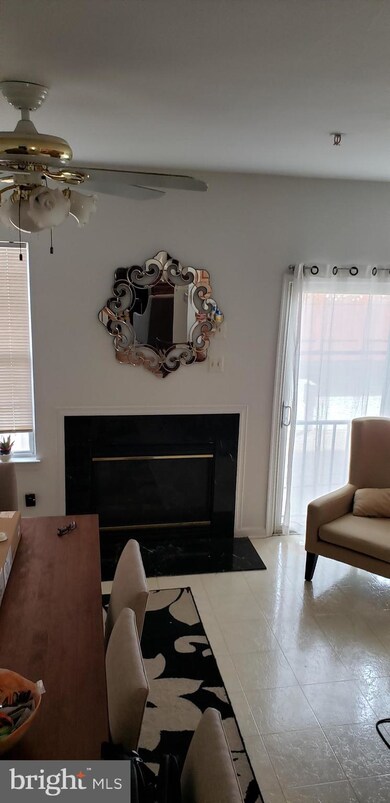 21048 Sojourn Ct, Germantown, MD 20876 - photo 2