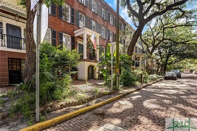 29 E Jones St unit ground, Savannah, GA 31401 - photo 2