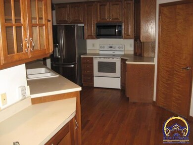 3937 SW 40th St, Topeka, KS 66610 - photo 3