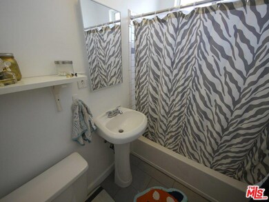 4832 W 17th St, Los Angeles, CA 90019 - photo 5