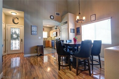 Dining area. Laminate floors.