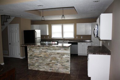 2104 N Fillmore St, Davenport, IA 52804 - photo 2