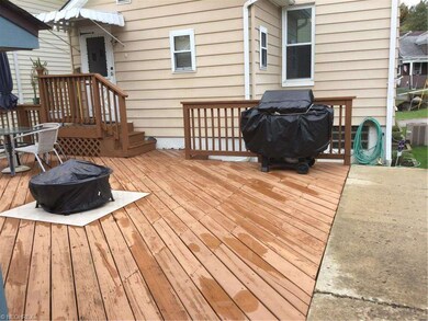 Nice deck for entertaining
