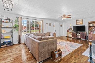 603 W Jackson St, Bolivar, MO 65613 - photo 5