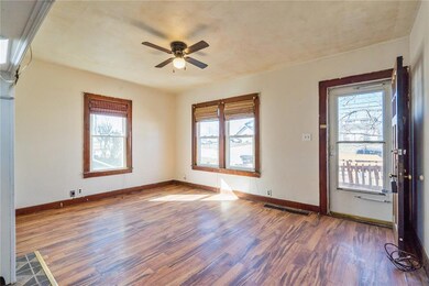 2467 Fruitland Blvd SW, Cedar Rapids, IA 52404 - photo 3