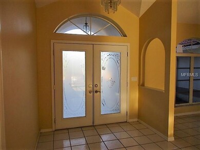DOUBLE DOOR ENTRY FOYER