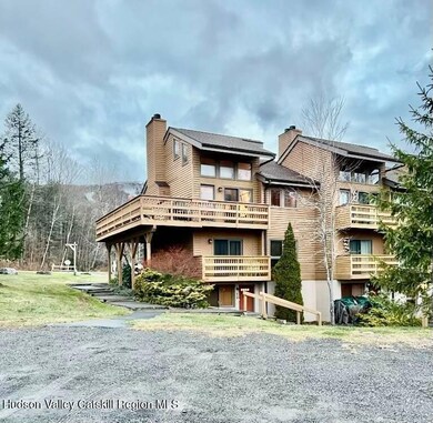 166 Hunter Dr unit V8, Hunter, NY 12442 - photo 2