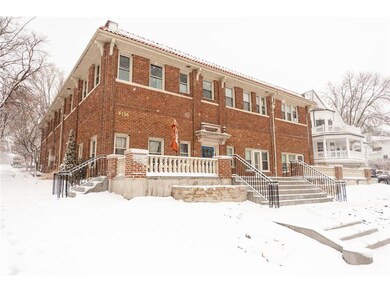 Wonderful condo in a great location! Walk right to