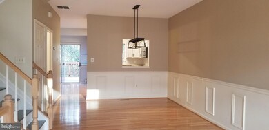 2506 Clover Field Cir, Herndon, VA 20171 - photo 4