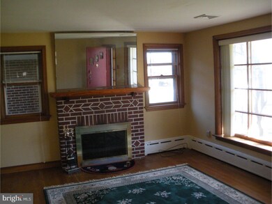 1308 Dorothy Ave, Phoenixville, PA 19460 - photo 2