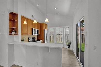 1405 Seagrape Cir, Weston, FL 33326 - photo 7