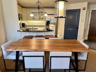 102 Forest Dr unit 210 (LO 212) / III C, Warren, VT 05674 - photo 5