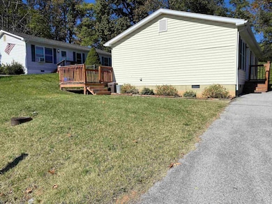 544 Hull St, Staunton, VA 24401 - photo 2