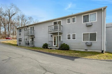 2740 South Rd unit G11, Poughkeepsie, NY 12601 - photo 3
