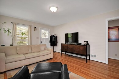 488 Fallis Road-7