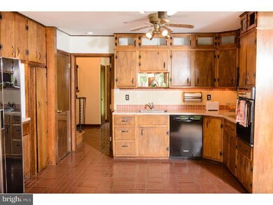 25 Beacon Hill Dr, Phoenixville, PA 19460 - photo 5