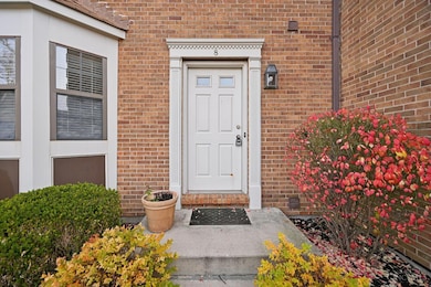 10667 Montgomery Rd, Cincinnati, OH 45242 - photo 2