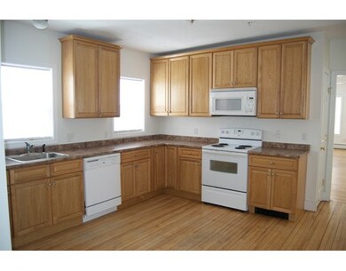 27 Haynes St unit 3, Worcester, MA 01603 - photo 2