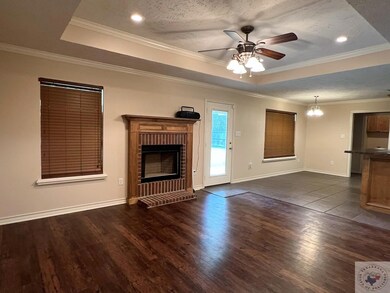 313 Memorial Dr, Wake Village, TX 75501 - photo 6