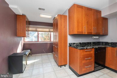 8004 Valley Manor Rd unit 3B, Owings Mills, MD 21117 - photo 4