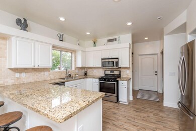 Kitchen bar
