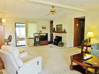 101 Cumberland Dr unit 9, Hendersonville, NC 28792 - photo 4