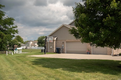 1300 Drew Ln, Yorktown, IN 47396 - photo 4