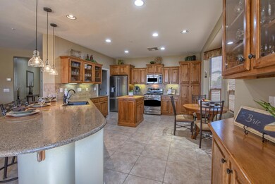 011_Spacious Kitchen