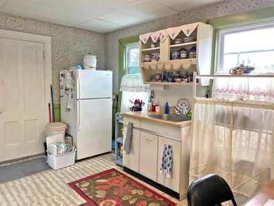 23 Laurel Ave, Bellows Falls, VT 05101 - photo 7