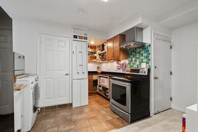 199 Prospect St unit 1, Cambridge, MA 02139 - photo 2