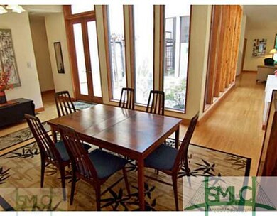 Dining Room. The dining room and entry area lookin